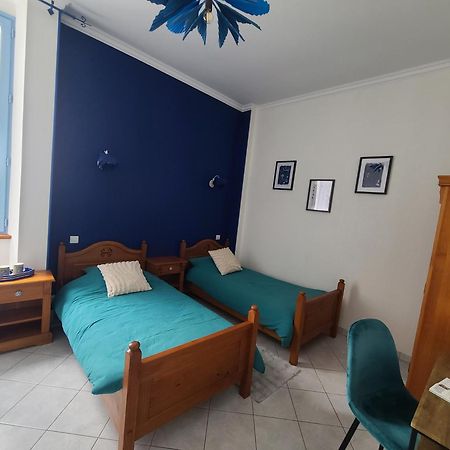 Les Dependances Du Chateau Noailles  Exterior foto