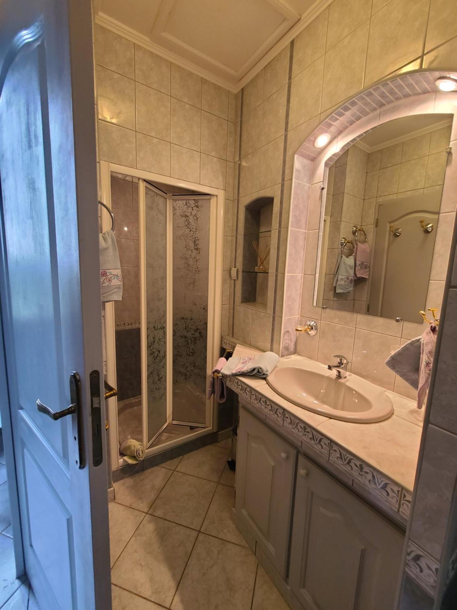 Les Dependances Du Chateau Noailles  Habitación foto